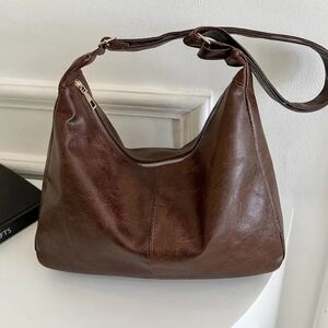 Elegant Brown Leather Shoulder Bag